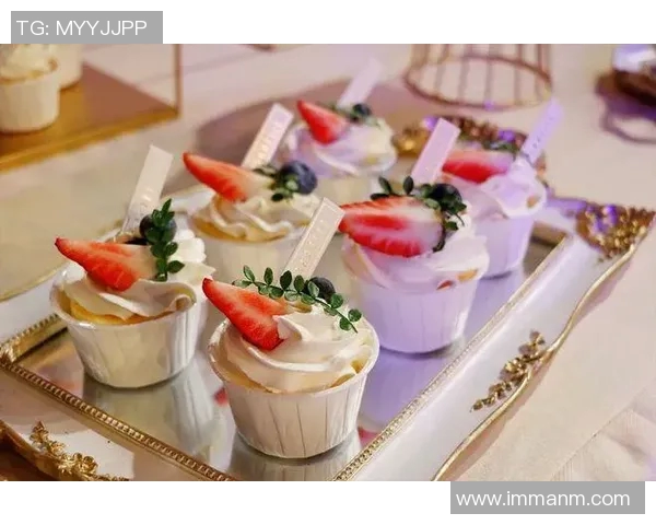 当足球转会成为温情时刻 球星转场前的摸头仪式感