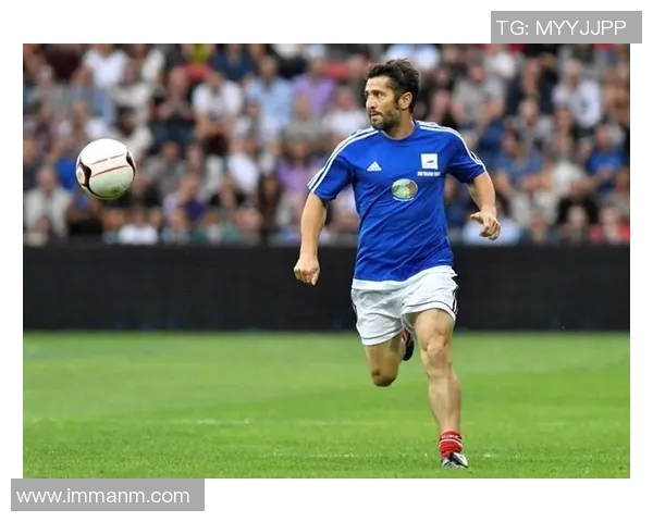 现役足球巨星闪耀绿茵场世界足坛群雄逐鹿争锋时刻