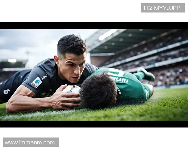 足球小报专访：球星风采与背后故事揭秘，独家解读赛场外的精彩人生